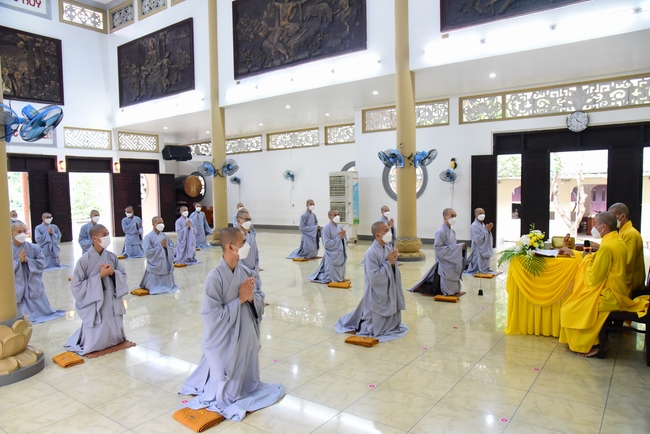 Lễ truyền giới Sa di Phương Trượng